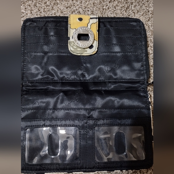 Vera Bradley purse style wallet w/ lock closure - Picture 6 of 10